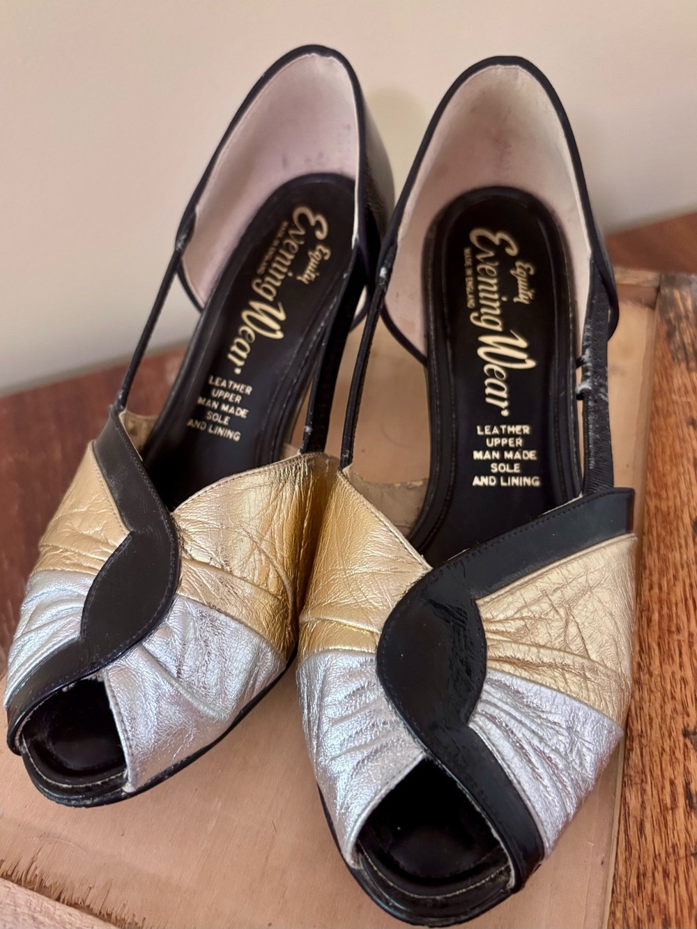Equity Evening Wear| 70s Vintage Metallic Gold & Silver Peep-Toe Slingbacks Sz 8